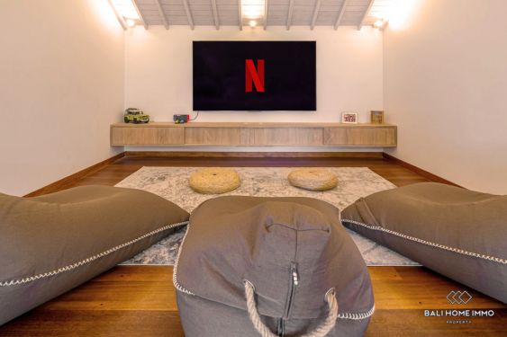 Image 10 from Luxurious 4 Bedroom Family Villa Ricefield View for sale in Bali Batu bolong