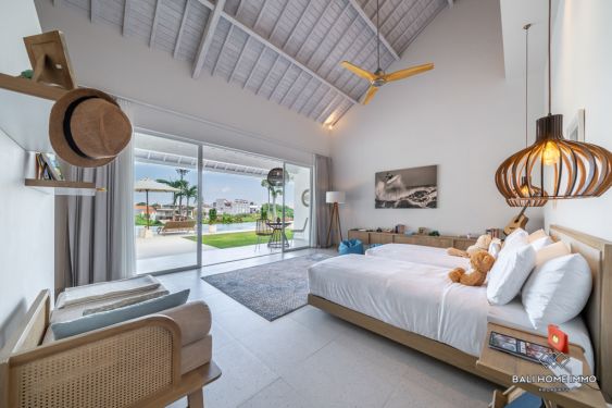Image 13 from Luxurious 4 Bedroom Family Villa Ricefield View for sale in Bali Batu bolong