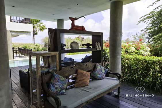 Image 4 from Superbe havre de paix traditionnel de 9 chambres avec vue sur l'océan à vendre à Melasti