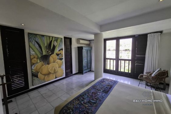 Image 11 from Superbe havre de paix traditionnel de 9 chambres avec vue sur l'océan à vendre à Melasti