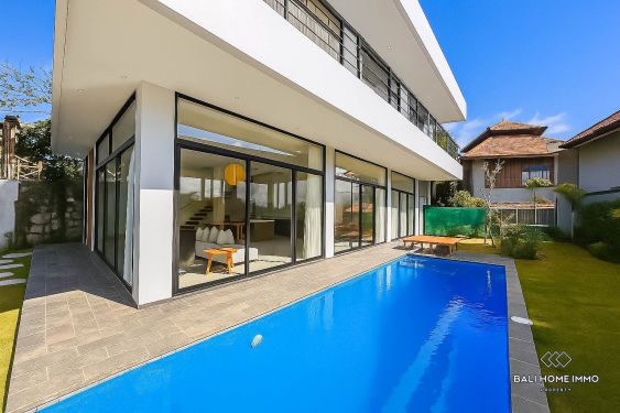 Image 1 from SUPERBE VILLA DE 3 CHAMBRES AVEC VUE SUR L'OCÉAN À LOCATION MENSUELLE ET ANNUELLE À BALI - ULUWATU