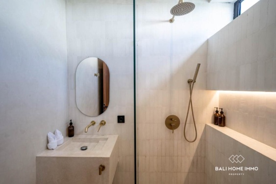 Image 11 from Villa élégante de 2 chambres à vendre à Babakan Cadre de vie tropical moderne