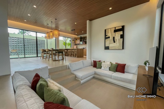 Image 4 from Stylish 3 Bedroom Villa with Jacuzzi and Billiard for Sale and Rent in Ungasan