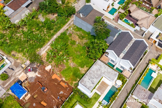 Image 3 from Terrain touristique à vendre en location dans le quartier privilégié de Bingin