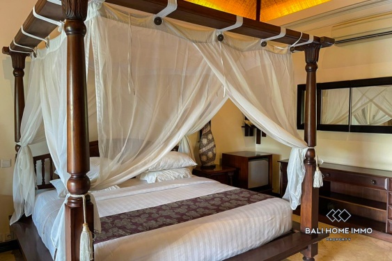 Image 8 from Villa Tradisional 3 Kamar dengan Rooftop Pemandangan Laut Dijual di Jimbaran