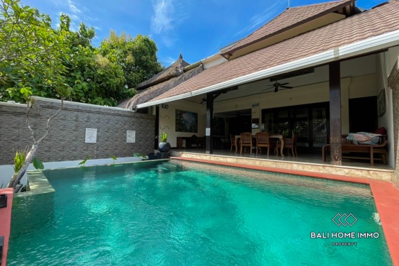 Image 1 from Villa Tradisional 3 Kamar dengan Rooftop Pemandangan Laut Dijual di Jimbaran