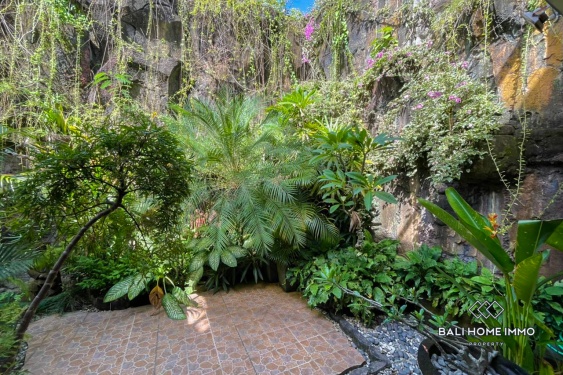 Image 15 from Villa Tradisional 3 Kamar dengan Rooftop Pemandangan Laut Dijual di Jimbaran