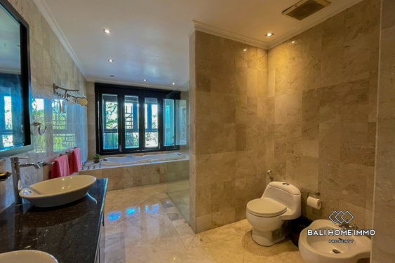 Image 11 from Villa Tradisional 3 Kamar dengan Rooftop Pemandangan Laut Dijual di Jimbaran