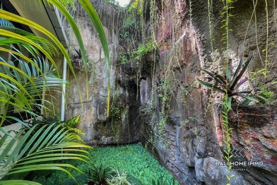 Image 16 from Villa Tradisional 3 Kamar dengan Rooftop Pemandangan Laut Dijual di Jimbaran