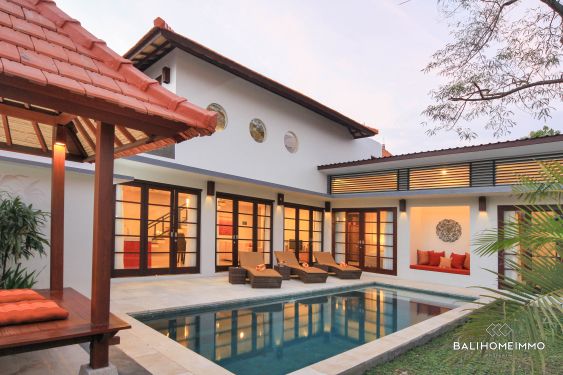 Image 1 from Villa tranquille de 4 chambres à vendre et à louer à Bali Situation privilégiée Kerobokan-Seminyak