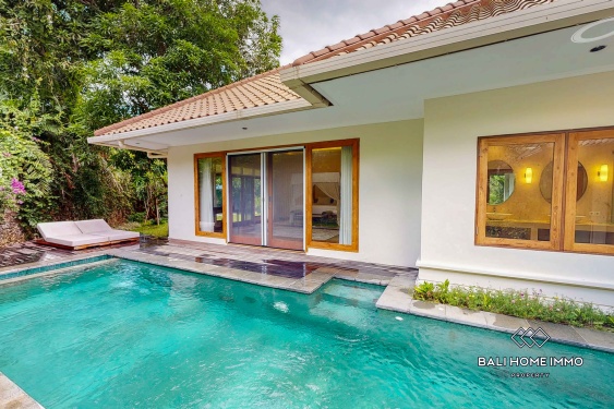 Image 3 from Vila 4 Kamar Tidur yang Tenang dengan Area Taman yang Luas Dijual di Nusa Dua