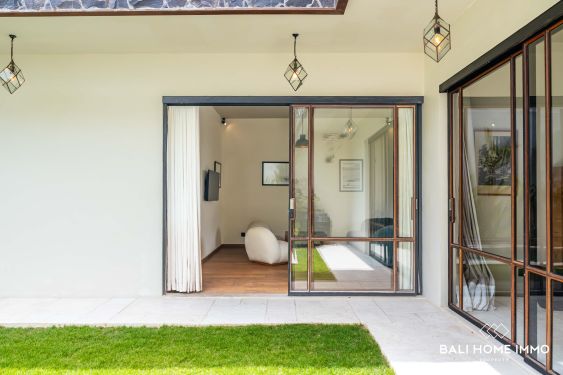 Image 2 from Dijual Vila Tropis 2 Kamar Berpemandangan Sawah di Umalas