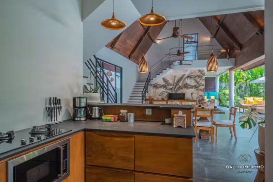 Image 10 from Villa mewah tropis 4 kamar dijual dengan status hak sewa di Pererenan, Bali.