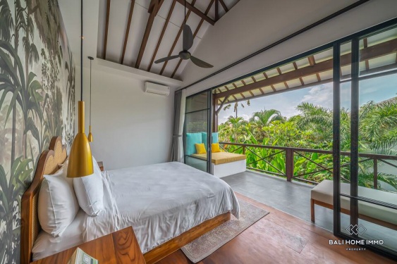 Image 18 from Villa mewah tropis 4 kamar dijual dengan status hak sewa di Pererenan, Bali.