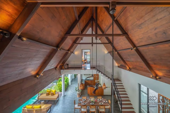 Image 12 from Villa mewah tropis 4 kamar dijual dengan status hak sewa di Pererenan, Bali.