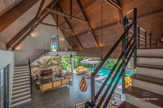 Image 11 from Villa mewah tropis 4 kamar dijual dengan status hak sewa di Pererenan, Bali.