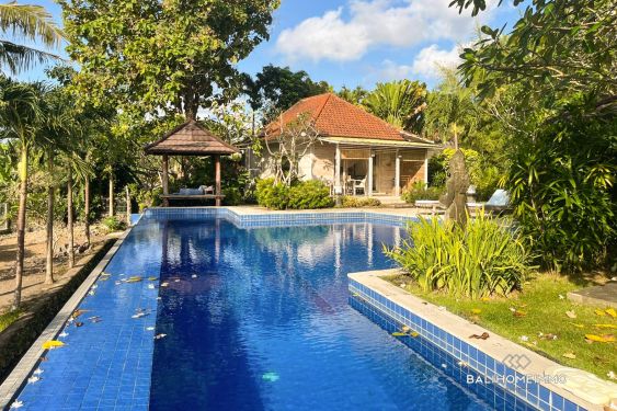 Image 1 from 1 Bedroom Joglo Villa with Ricefield View for rent in North Canggu Bali