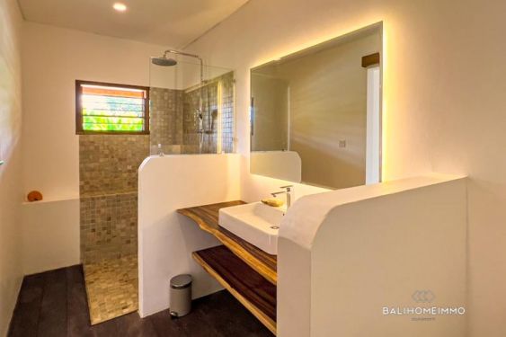 Image 14 from Villa Tropis 3 Kamar Tidur dengan taman dijual di Kedungu Bali