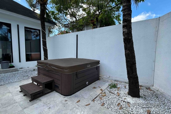 Image 9 from Villa avec mezzanine à vendre à bail à Pererenan Tumbak Bayuh