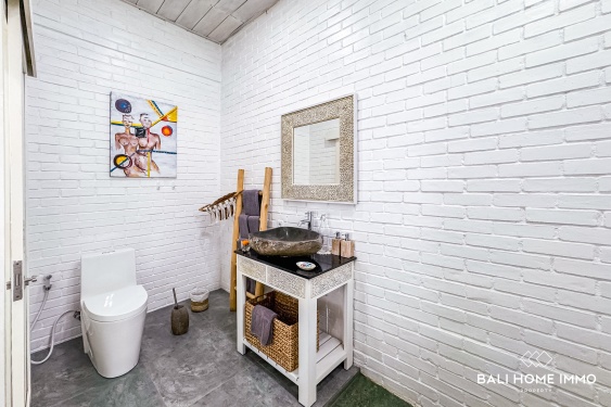 Image 18 from Vila 6 Kamar Tidur yang Dirancang dengan Baik untuk Dijual & Disewakan di Bali Pererenan