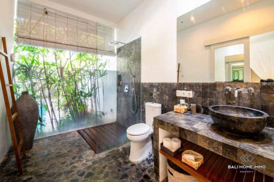 Image 17 from Villa 3 Kamar yang Tenang Disewakan Jangka Panjang di Bali Seminyak