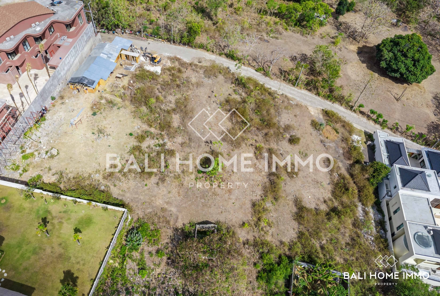 Touristic Land for Sale Freehold with Ocean View in Bingin view 3