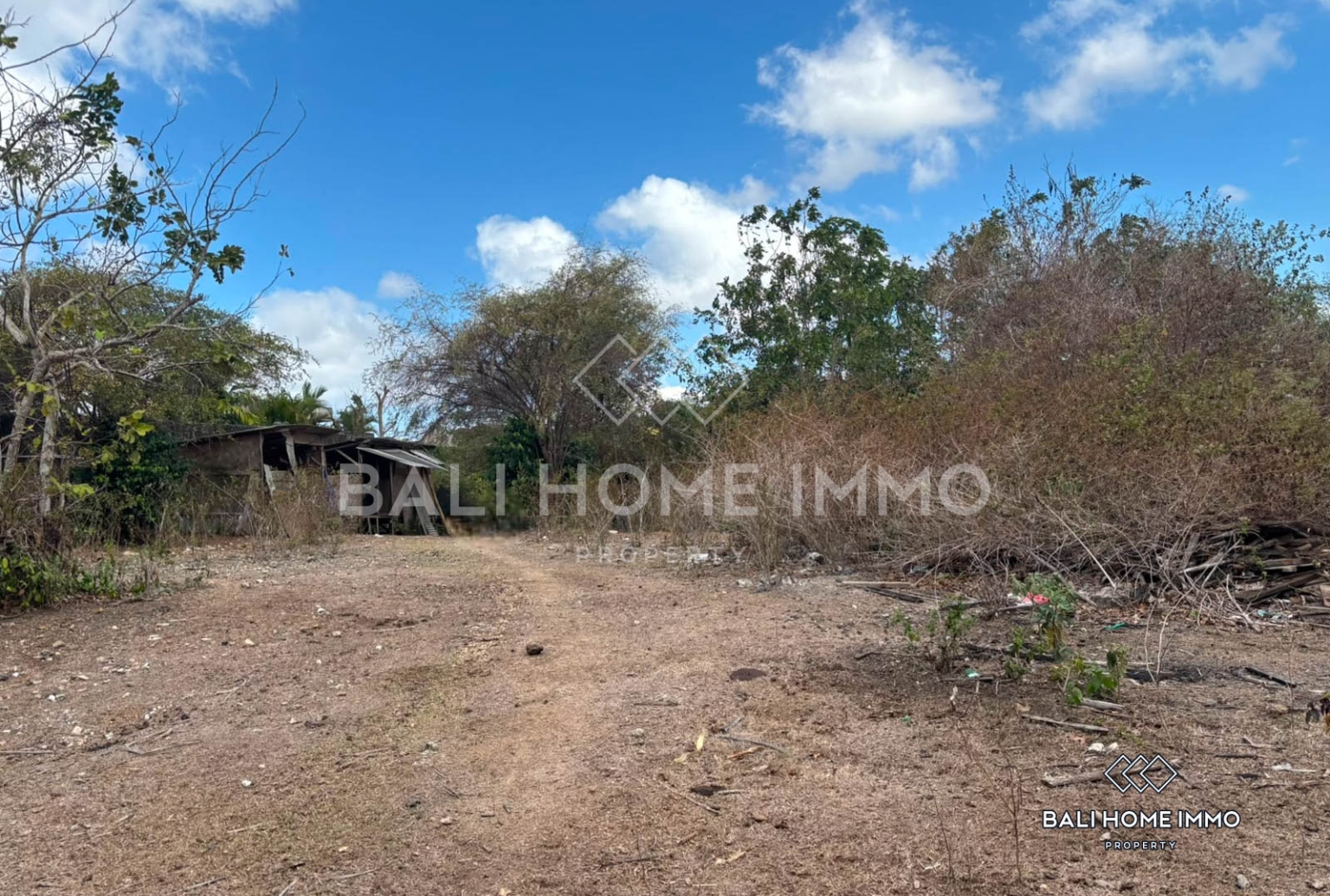 Touristic Land for Sale Leasehold Walking Distance to Balangan Beach view 3