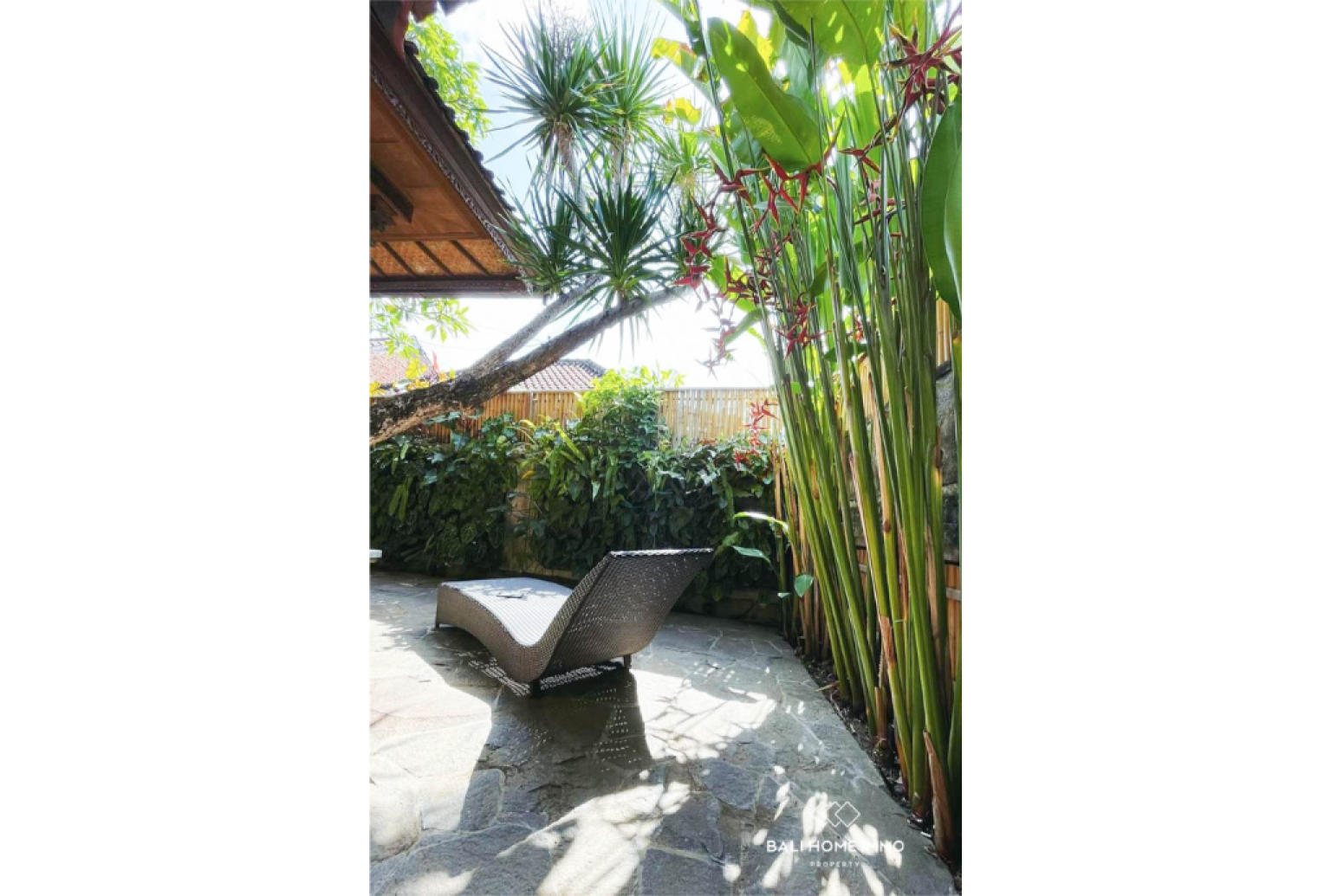 Traditional Balinese-Style House 2 Bedrooms + 1 Office For Rent In Umalas view 11