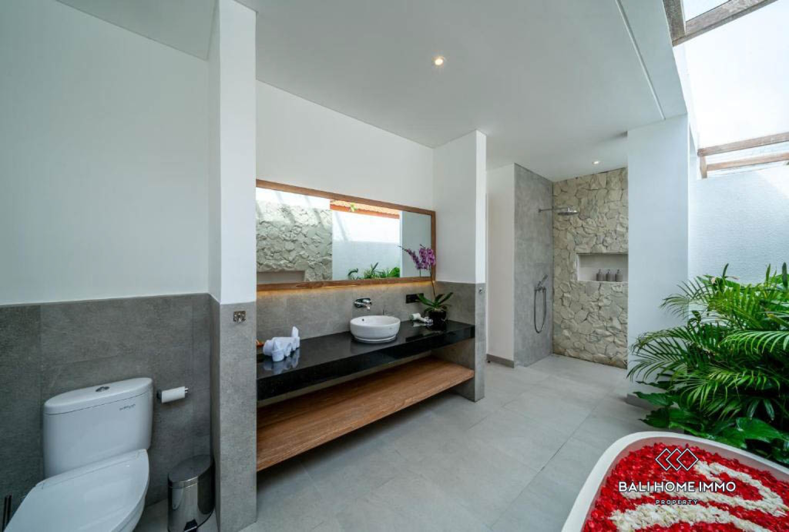Tranquil 3-Bedroom villa For Sale in Lodtunduh Ubud view 12