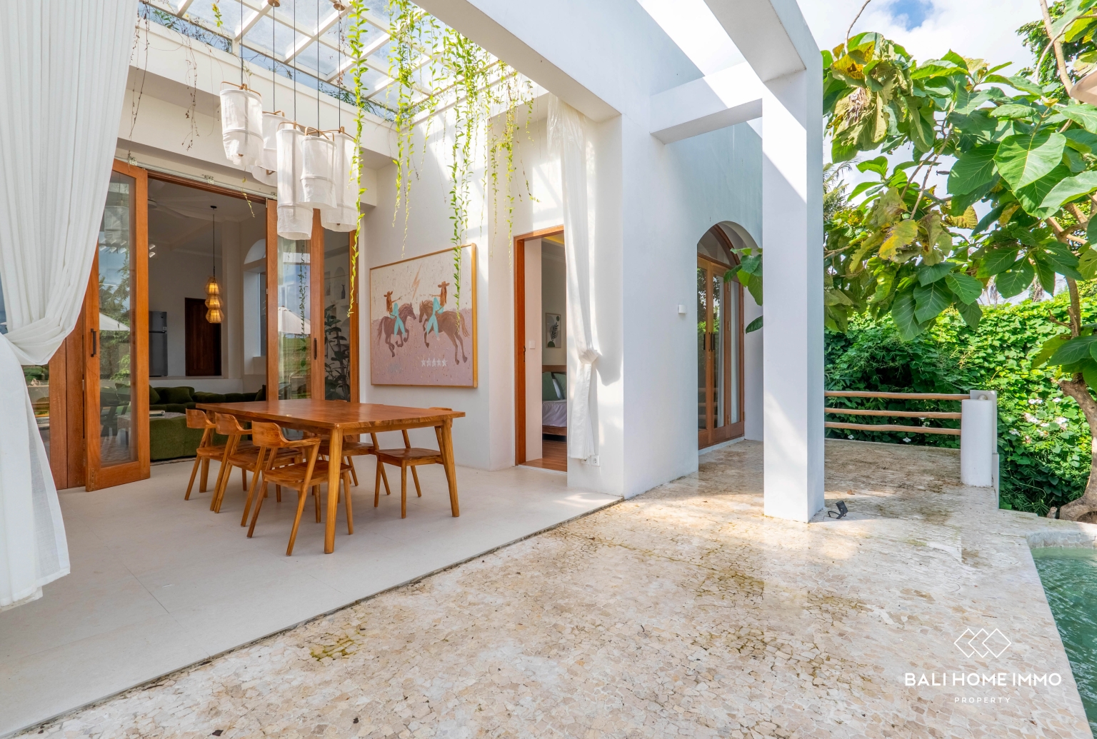Villa paisible de 3 chambres avec vue sur les rizières, à vendre et à louer à Kedungu view 3