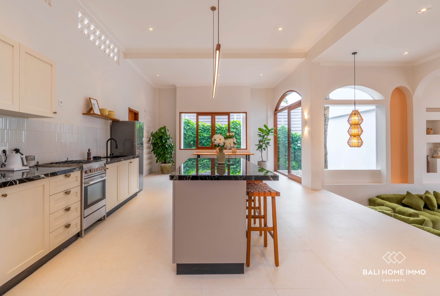 Villa paisible de 3 chambres avec vue sur les rizières, à vendre et à louer à Kedungu view 8