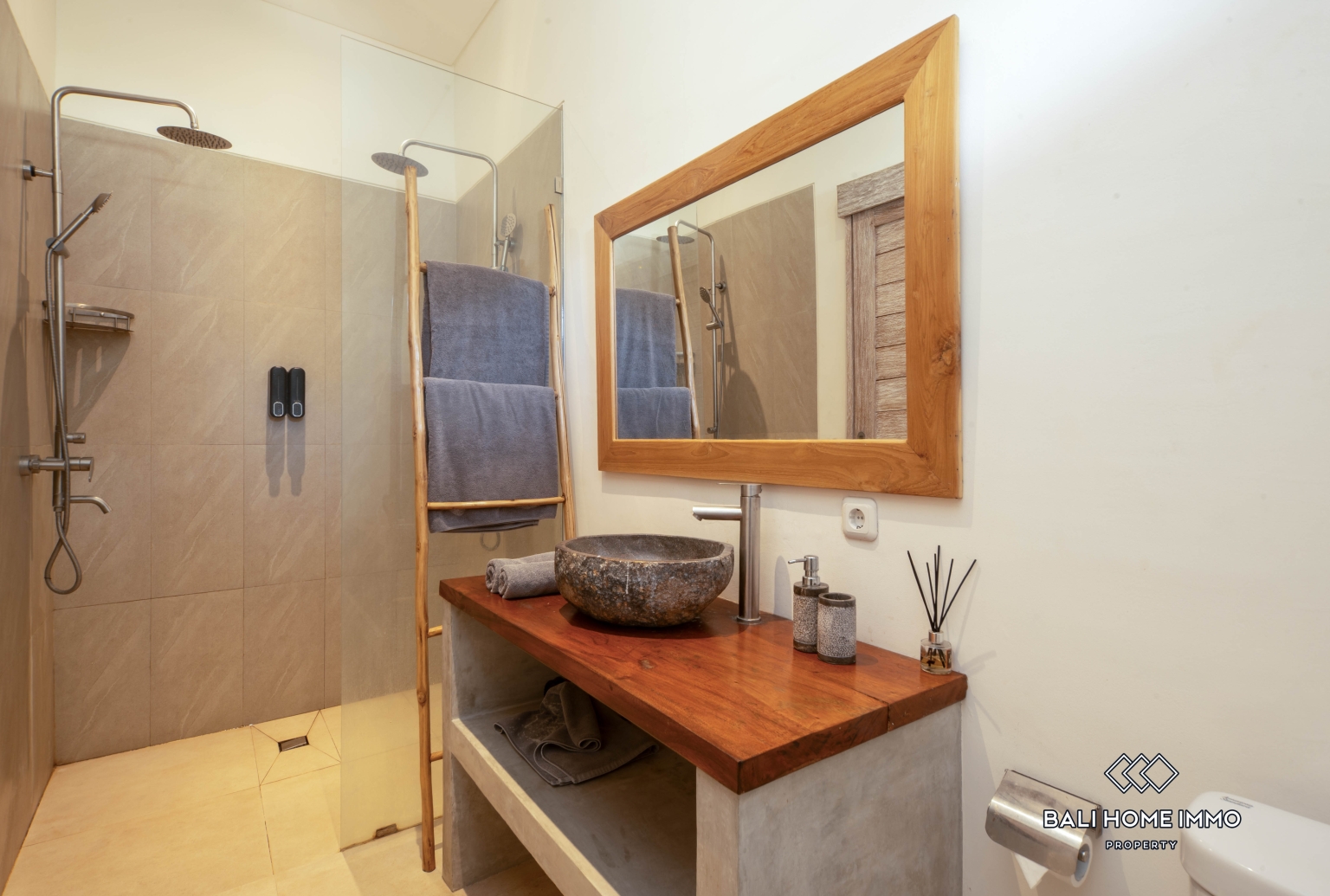 Tropical 1-Bedroom Pink Zone Villa For Sale in Ubud view 16