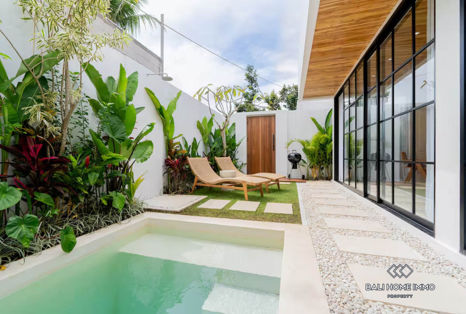 Tropical 1 bedroom Private Pool Villa For Sale in Ubud view 16