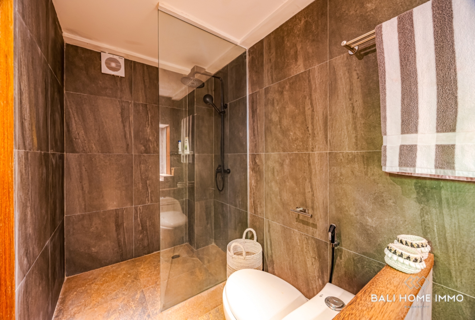 TROPICAL 1 BEDROOM VILLA FOR SALE LEASEHOLD AND RENTAL IN PECATU view 14