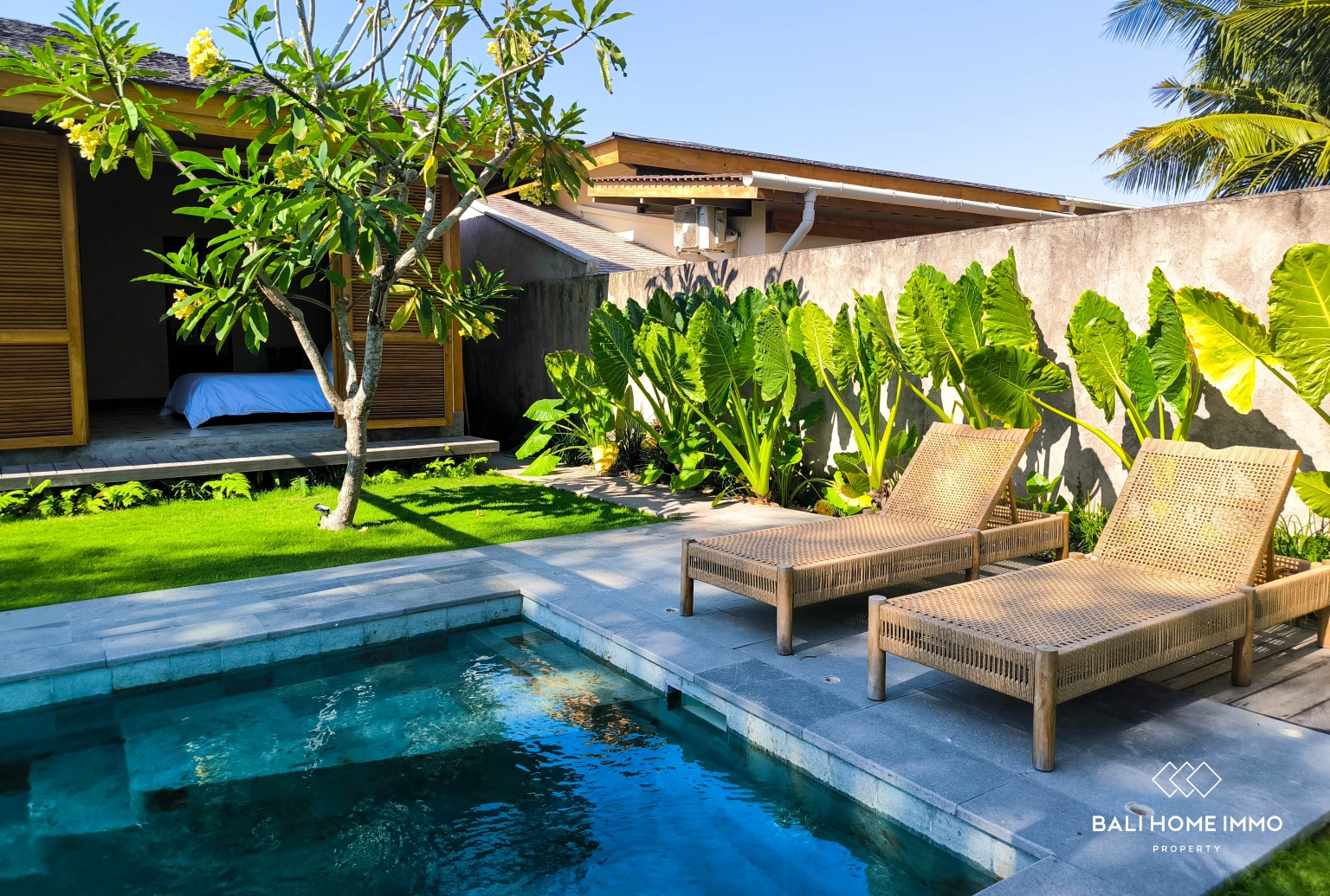 Tropical 2-Bedroom Beachside Villa For Rent in Seseh view 17