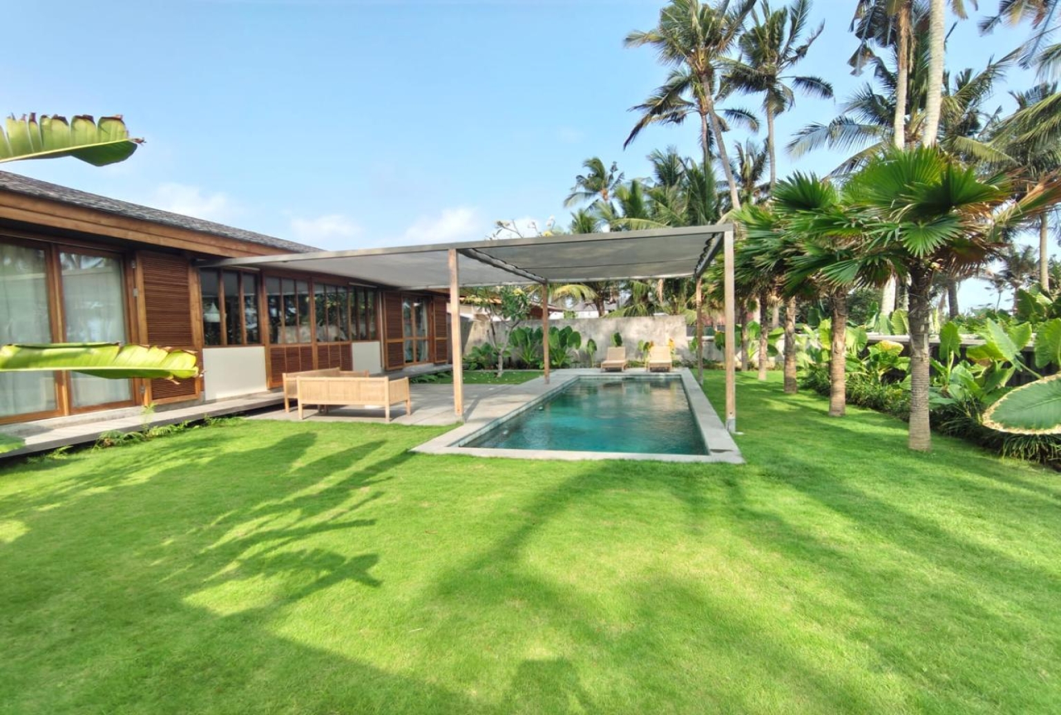 Tropical 2-Bedroom Beachside Villa For Rent in Seseh view 17
