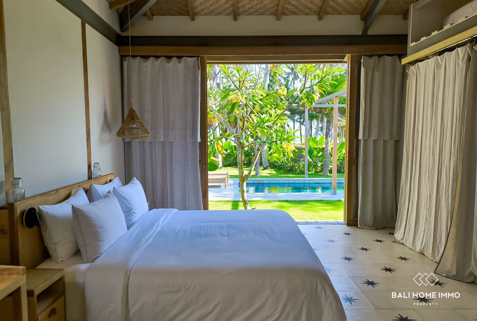 Tropical 2-Bedroom Beachside Villa For Rent in Seseh view 7