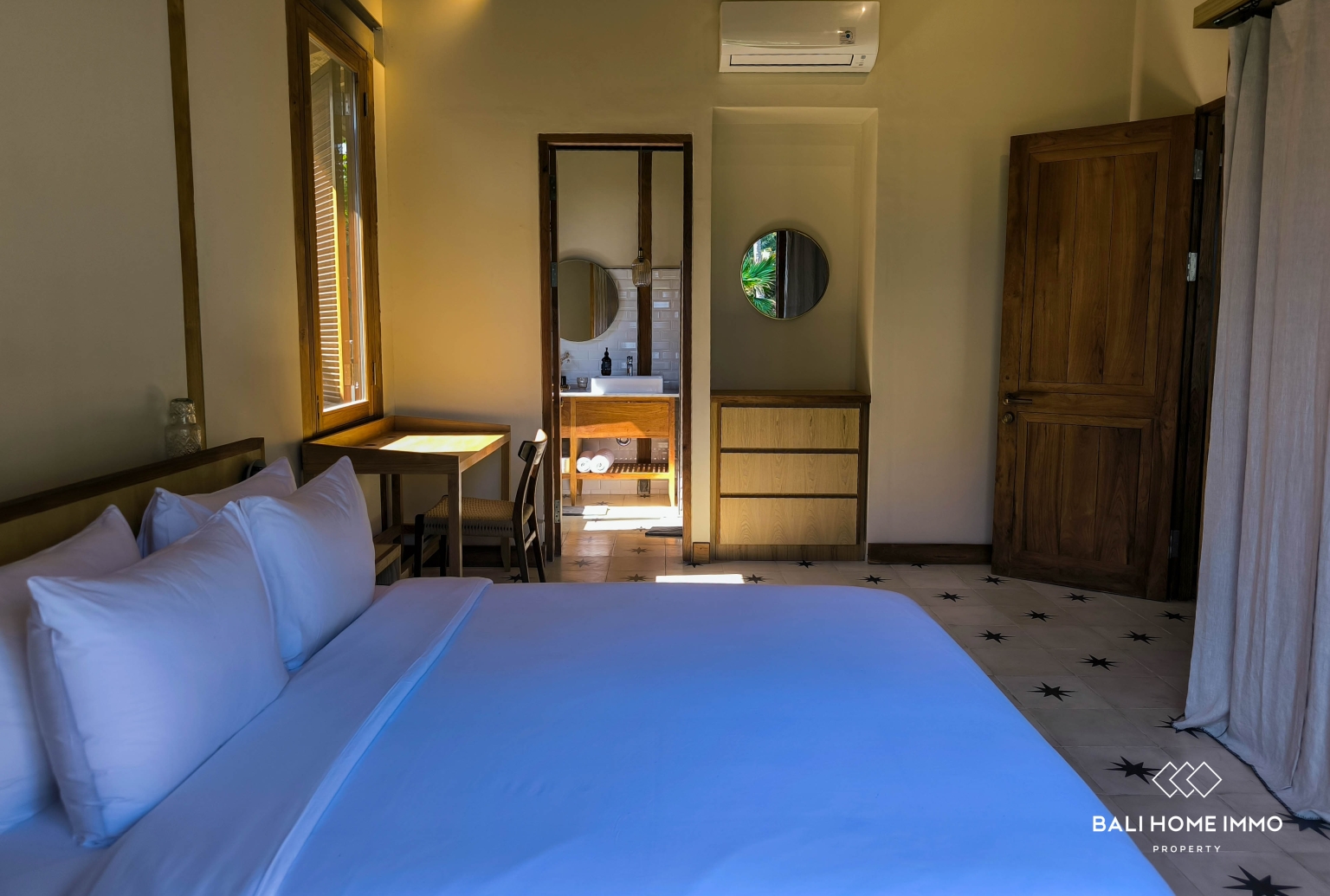 Tropical 2-Bedroom Beachside Villa For Rent in Seseh view 10