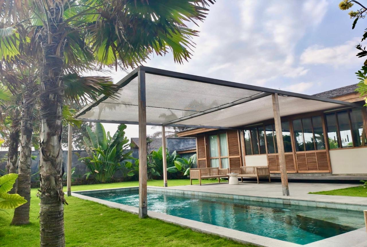 Tropical 2-Bedroom Beachside Villa For Rent in Seseh view 16