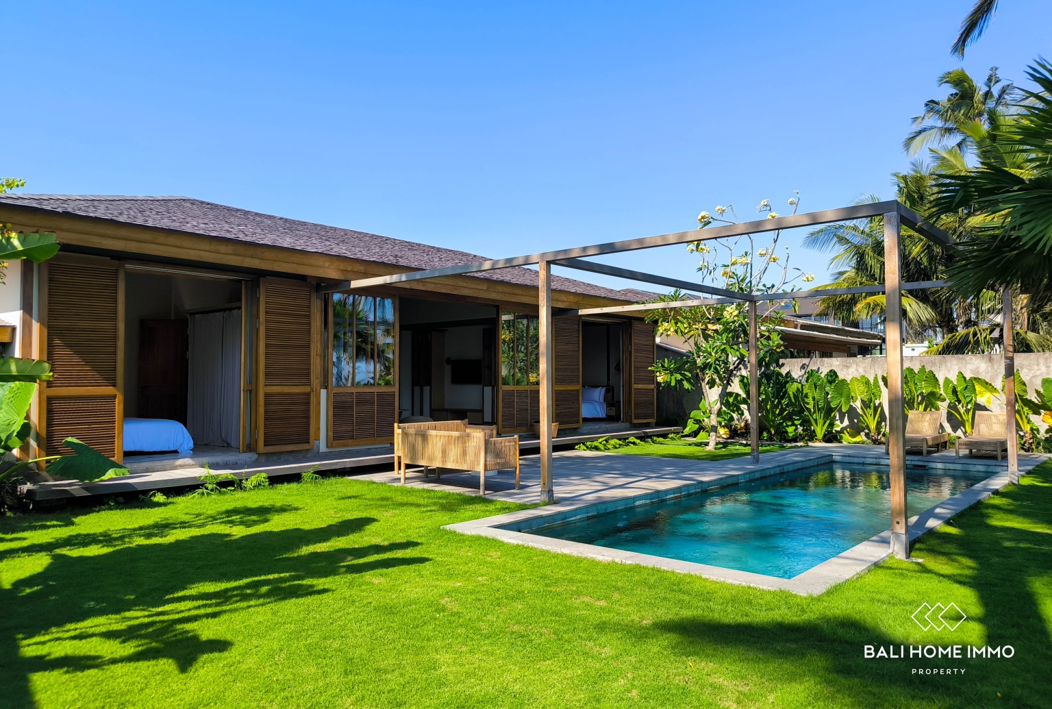 Tropical 2-Bedroom Beachside Villa For Rent in Seseh view 14