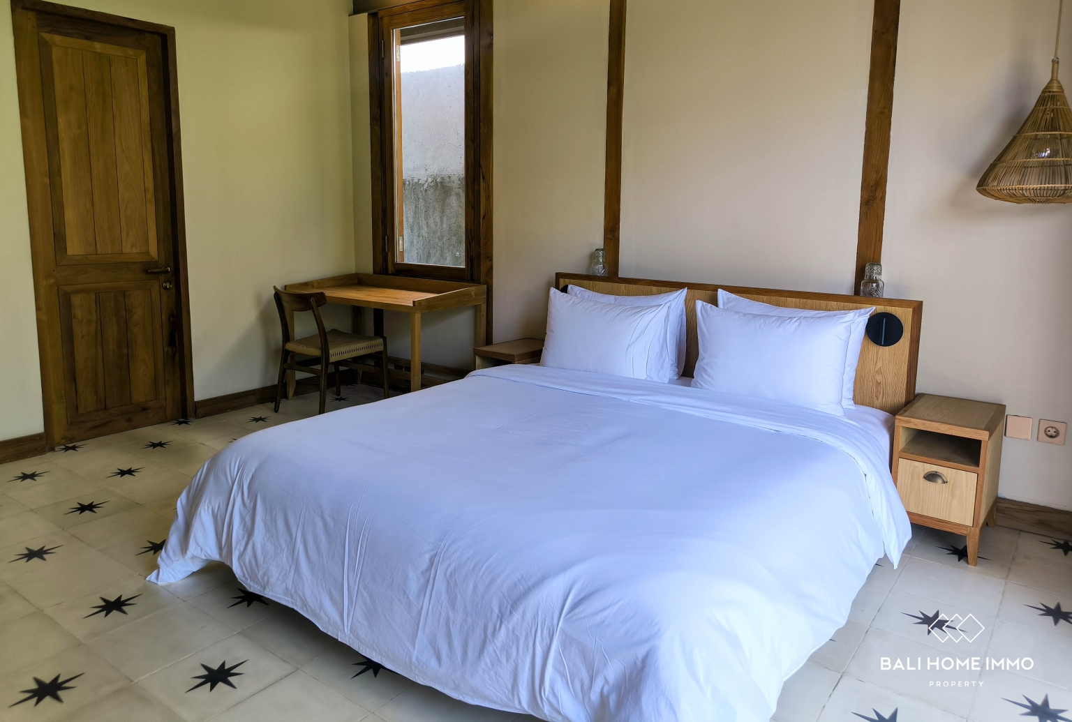 Tropical 2-Bedroom Beachside Villa For Rent in Seseh view 6