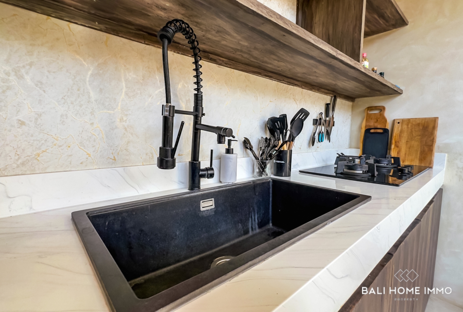 VILLA TROPIS 2 KAMAR DENGAN PEMANDANGAN LAUT UNTUK DIJUAL DI UNGASAN view 10