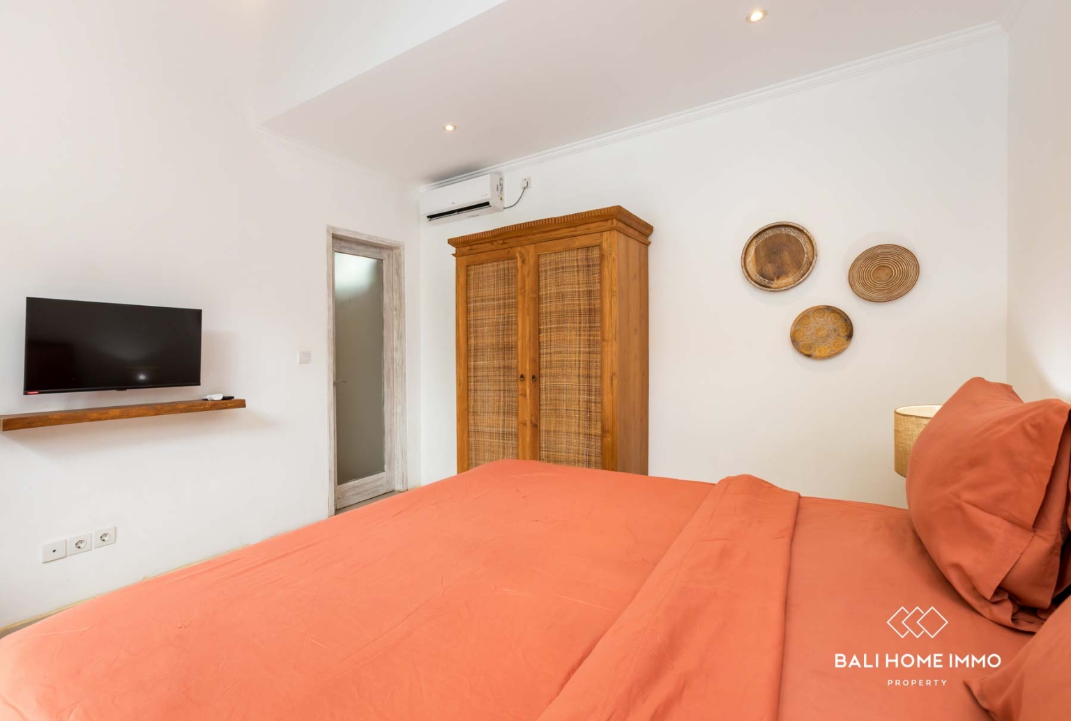 Tropical 2 Bedroom Villa for Leasehold Sale in Kerobokan Bali view 14