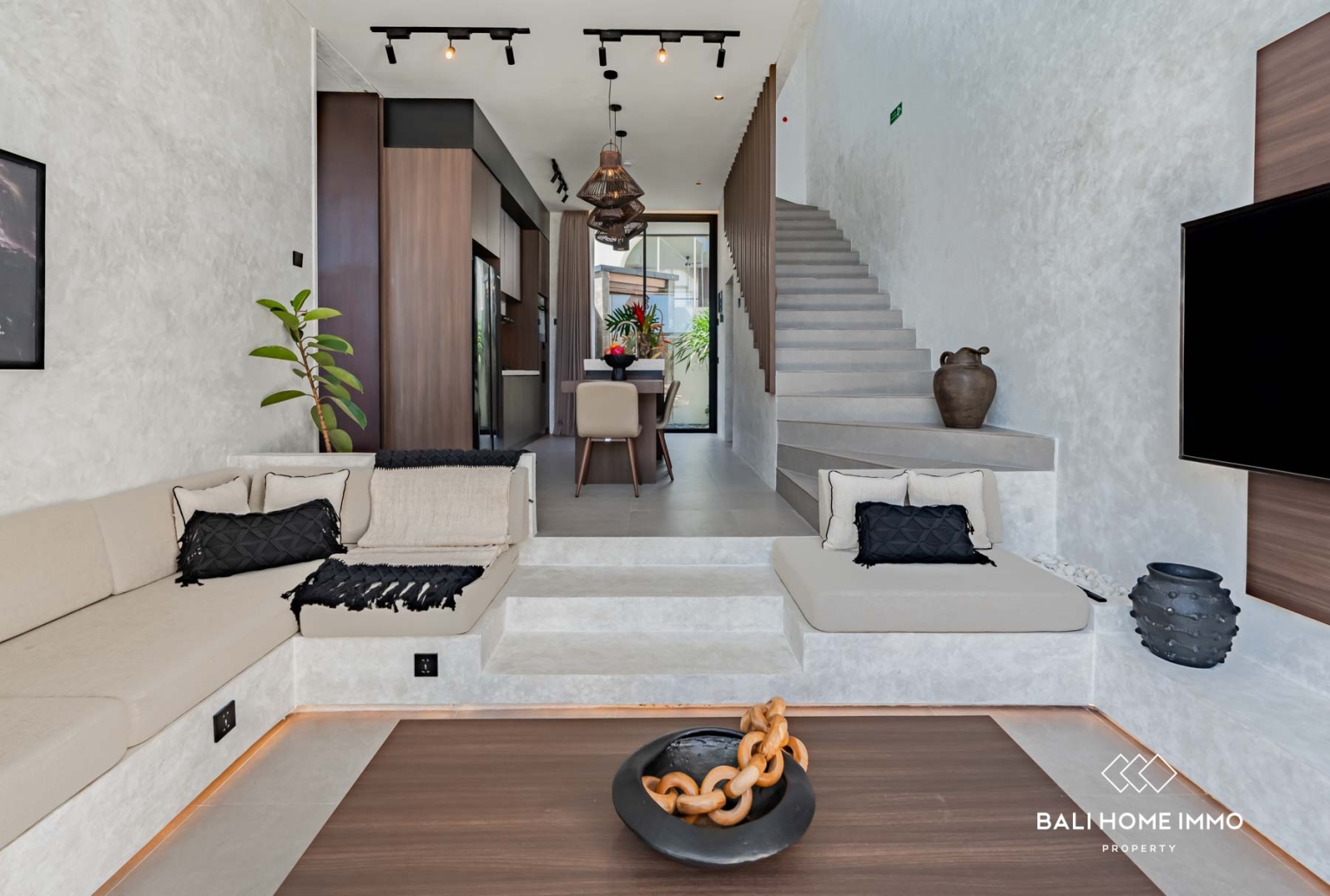 TROPICAL 2 BEDROOM VILLA FOR LEASEHOLD SALE IN PERERENAN BALI view 4