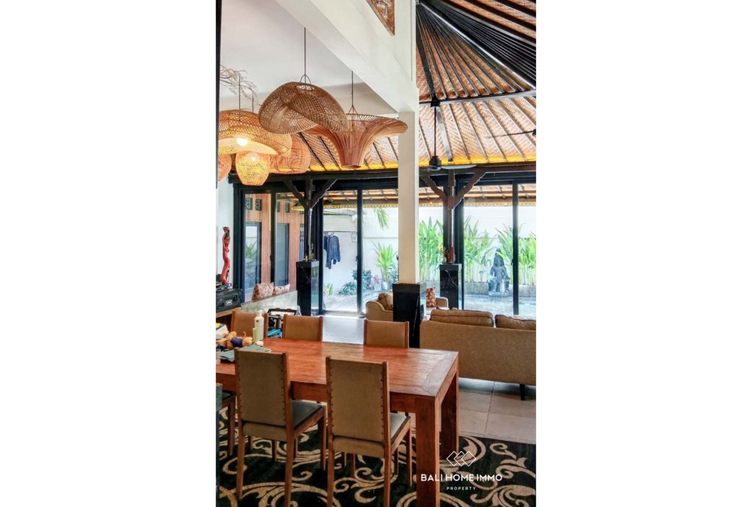 Villa tropicale de 4 chambres à coucher à vendre en bail emphytéotique à Seminyak, Bali view 5