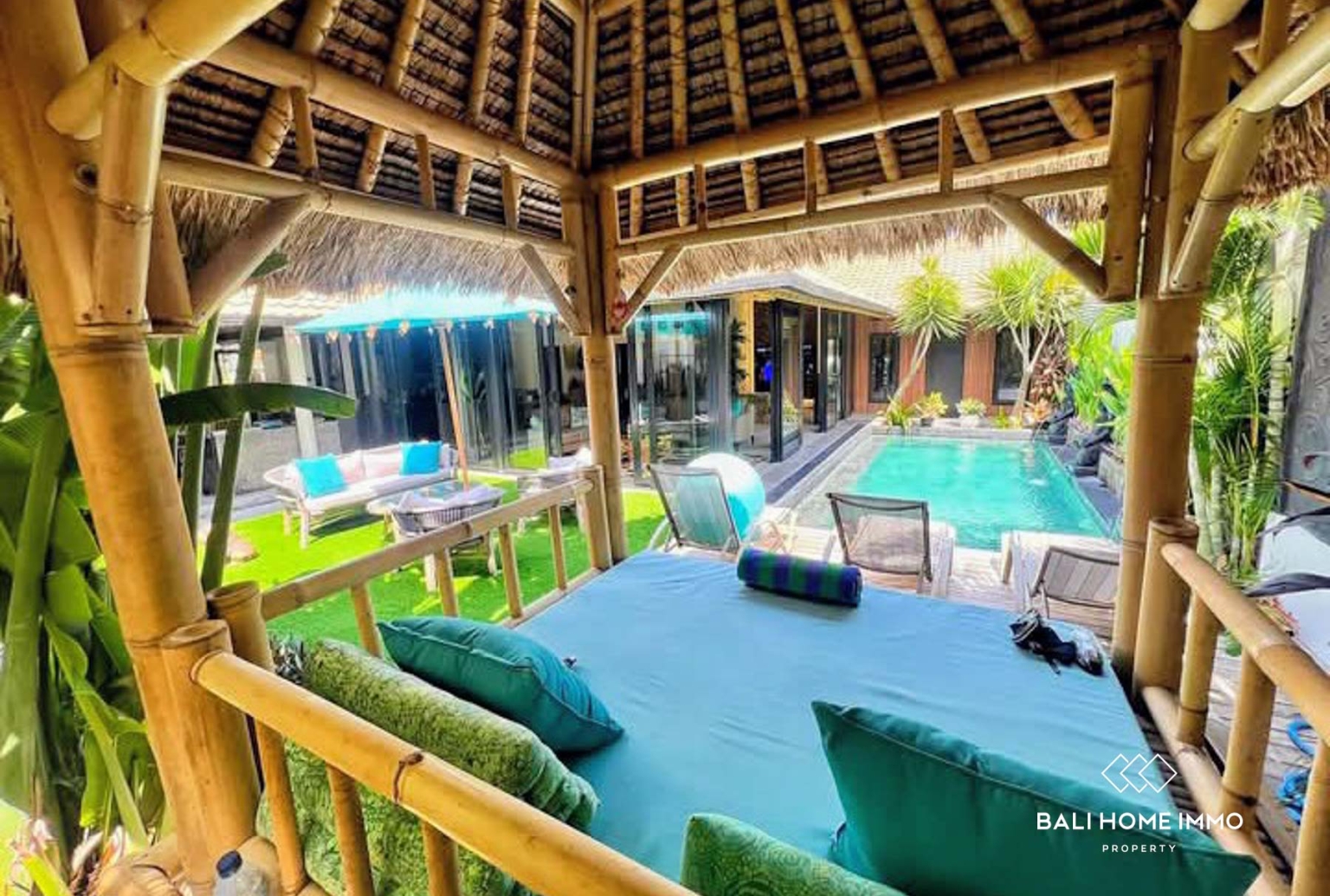 Villa tropicale de 4 chambres à coucher à vendre en bail emphytéotique à Seminyak, Bali view 20