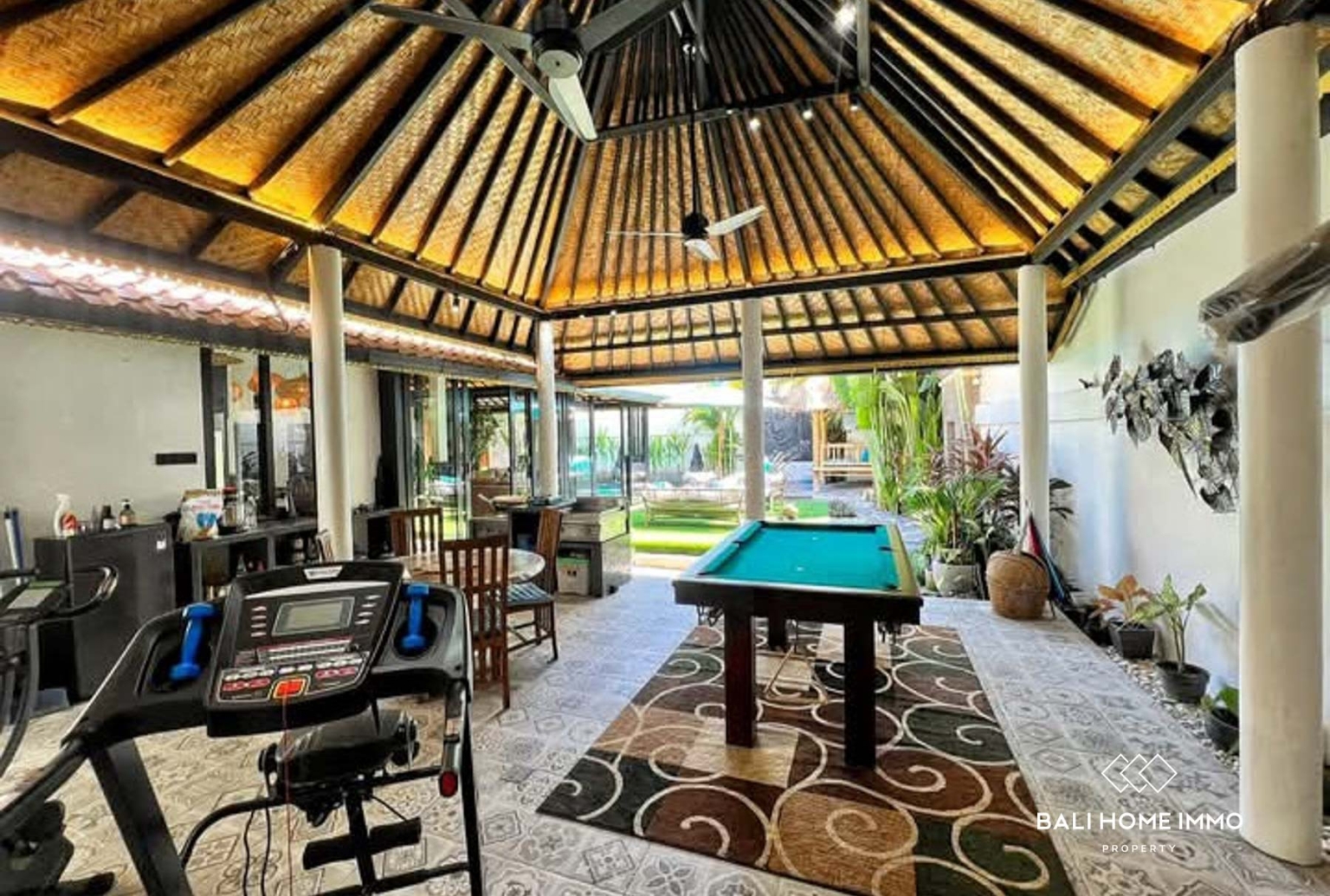 Villa tropicale de 4 chambres à coucher à vendre en bail emphytéotique à Seminyak, Bali view 14