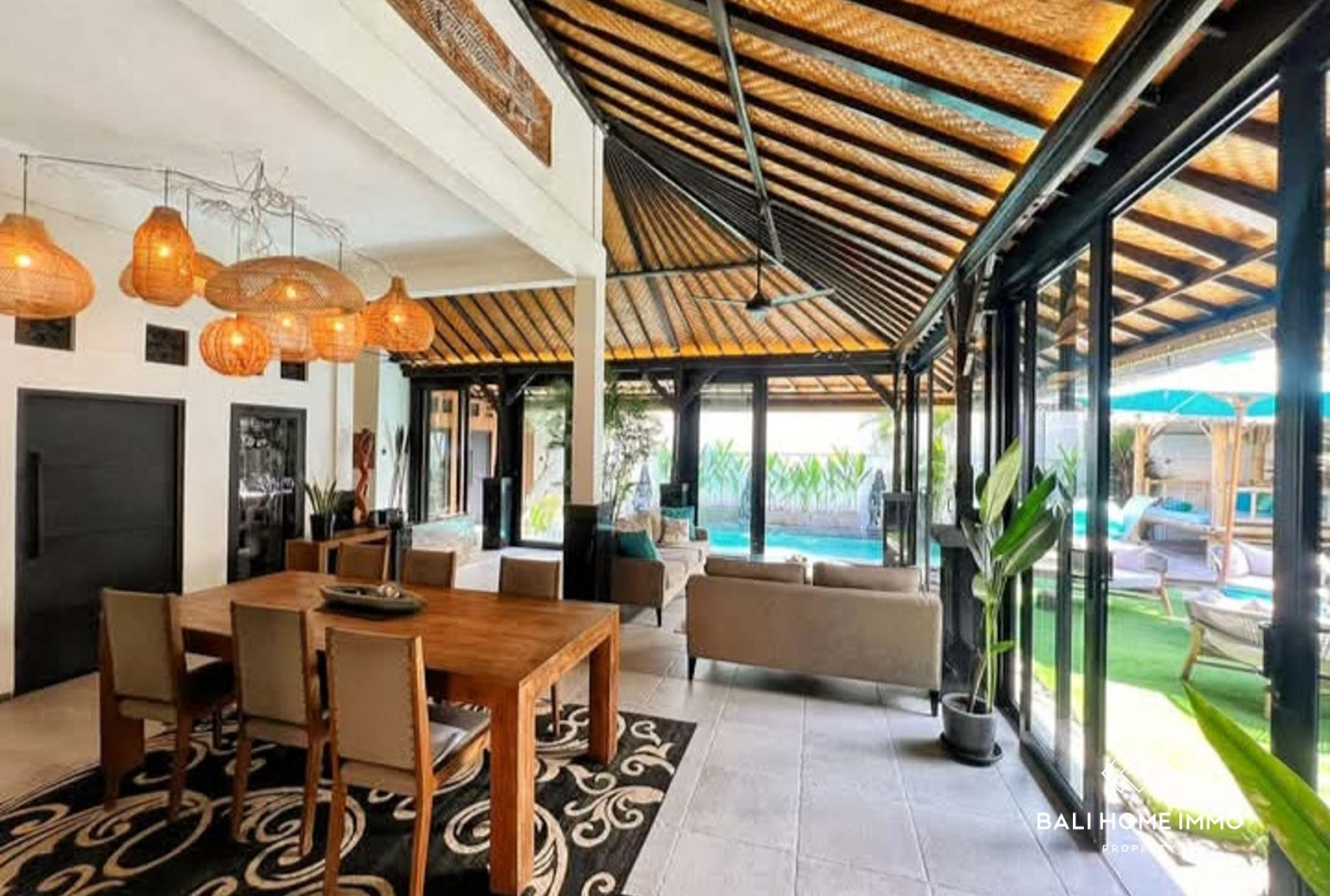 Villa tropicale de 4 chambres à coucher à vendre en bail emphytéotique à Seminyak, Bali view 3