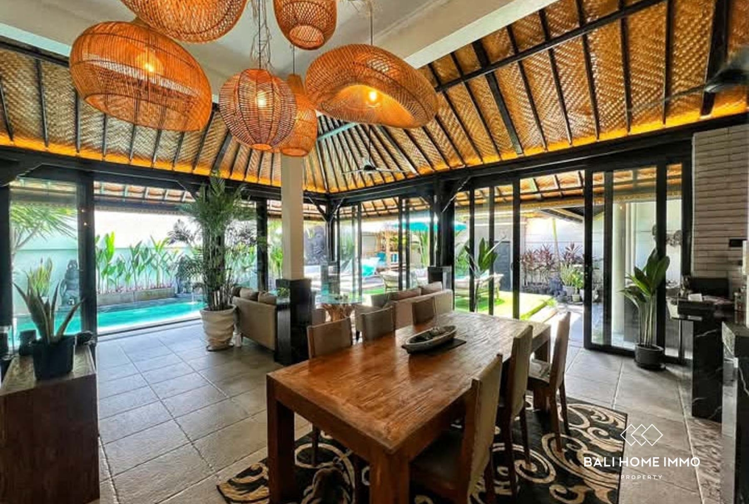 Villa tropicale de 4 chambres à coucher à vendre en bail emphytéotique à Seminyak, Bali view 4