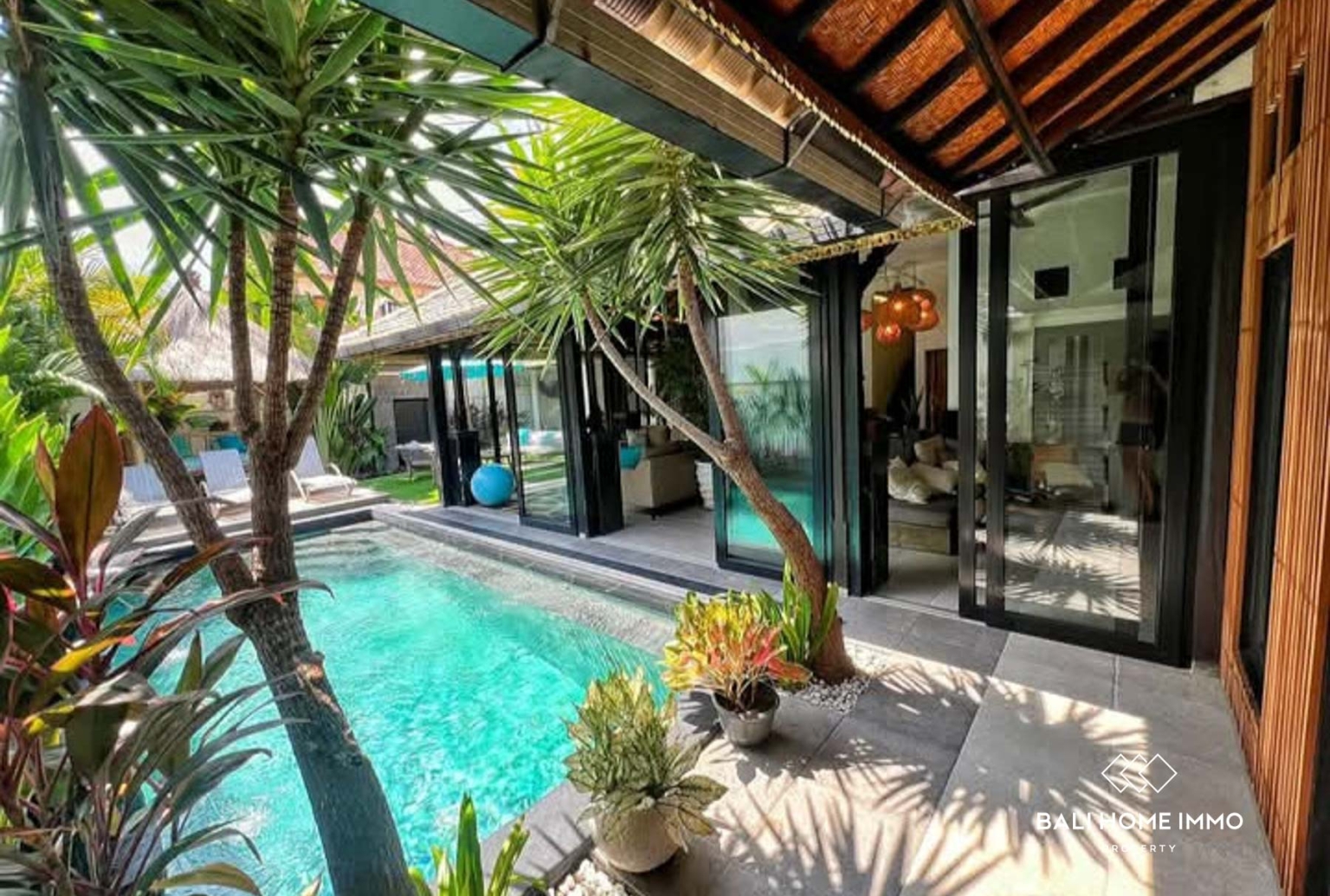 Villa tropicale de 4 chambres à coucher à vendre en bail emphytéotique à Seminyak, Bali view 21